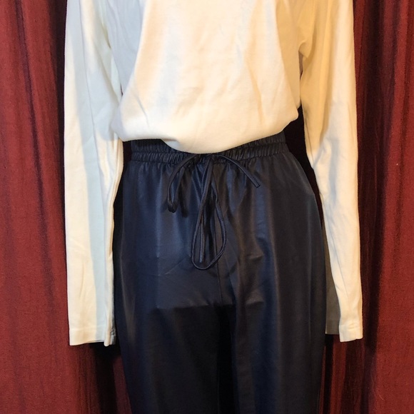 Croft & Borrow White Long Sleeve Turtleneck - Picture 2 of 2